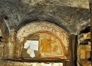 성녀 베네란다와 성녀 베드로닐라_photo by Dennis Jarvis_in the Catacombs of St Domitilla in Rome_Italy.jpg